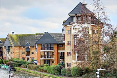 1 bedroom flat for sale, Viaduct Road, Ware, SG12