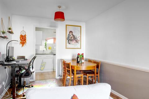 1 bedroom flat for sale, Viaduct Road, Ware, SG12