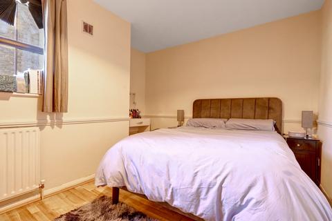 1 bedroom flat for sale, Viaduct Road, Ware, SG12