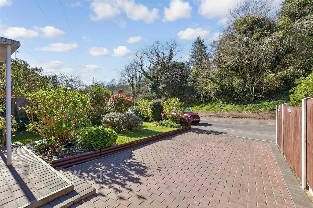 Driveway/Parking