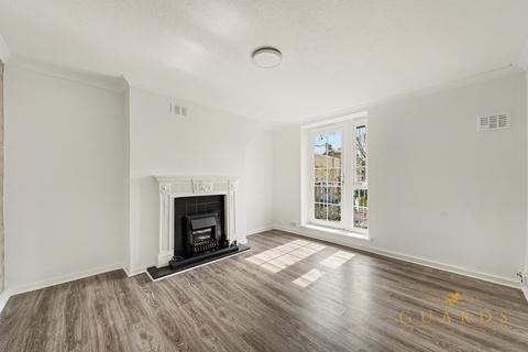 2 bedroom apartment to rent, Whitmore Estate, London N1