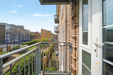 2 bedroom apartment to rent, Whitmore Estate, London N1