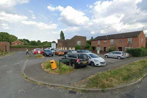 Garage to rent, The Drive, Horley RH6