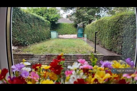 2 bedroom terraced house to rent, Elford Rise, Nottingham, NG3