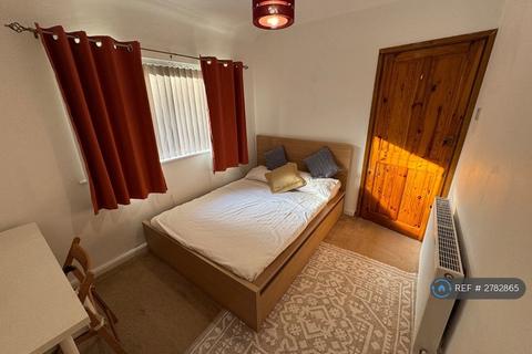 2 bedroom terraced house to rent, Elford Rise, Nottingham, NG3