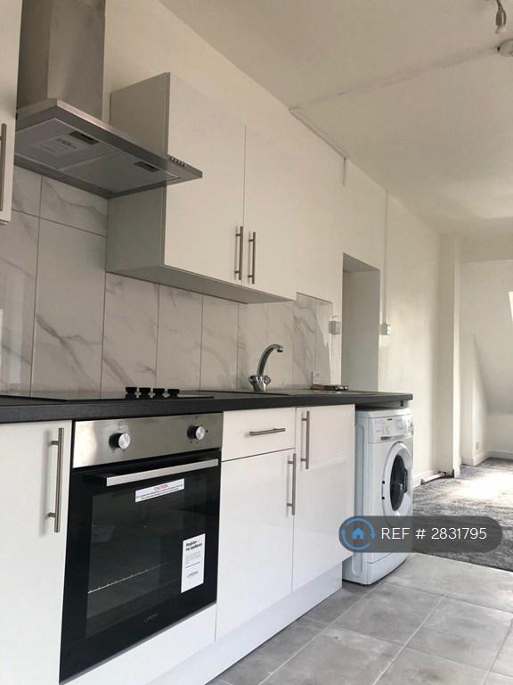 Kitchen Area (Newly Fitted)