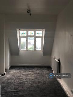 Studio to rent, Campden Crescent, Wembley, HA0