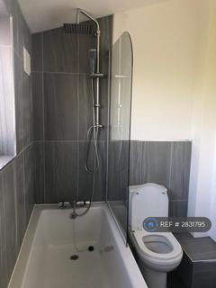 Studio to rent, Campden Crescent, Wembley, HA0