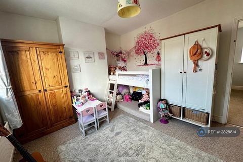 undefined, Rayfield Grove, Swindon, SN2