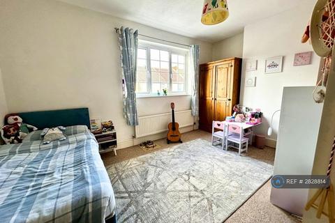 undefined, Rayfield Grove, Swindon, SN2
