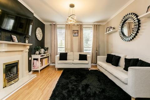 2 bedroom flat for sale, Restalrig Drive, Restalrig, Edinburgh, EH7
