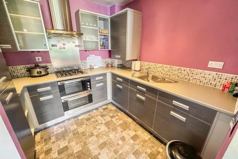 2 bedroom flat to rent, Lilac Court, Leeds