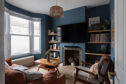 undefined, Drapers Road, London E15