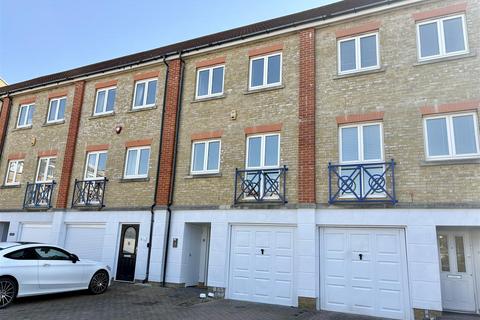 4 bedroom townhouse for sale, The Piazza, Eastbourne