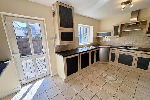 4 bedroom townhouse for sale, The Piazza, Eastbourne