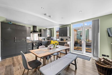 4 bedroom semi-detached house for sale, Upper Sheffield Road, Barnsley S70