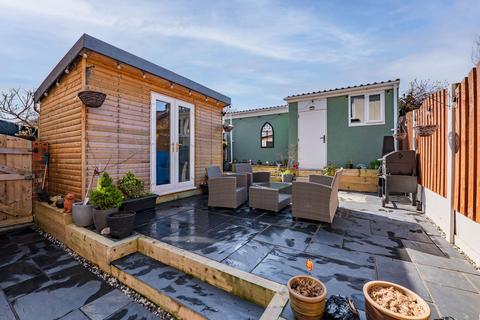 4 bedroom semi-detached house for sale, Upper Sheffield Road, Barnsley S70