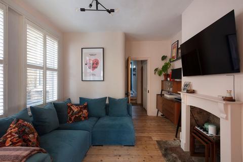3 bedroom maisonette for sale, Pretoria Road, London E11