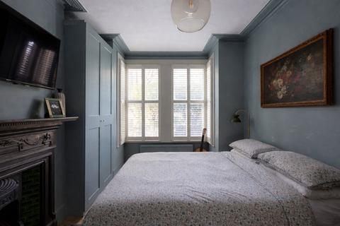 3 bedroom maisonette for sale, Pretoria Road, London E11