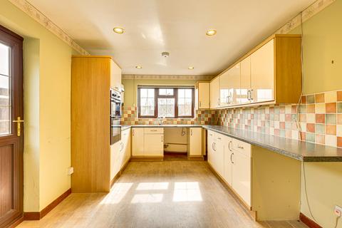 3 bedroom detached bungalow for sale, Minton Heights, Rochford, SS4