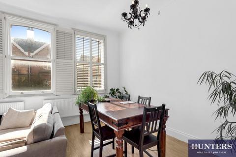 3 bedroom triplex for sale, Mill Lane, London