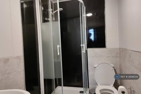 3 bedroom flat to rent, Pendleton Way, Salford, M6