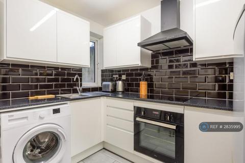 1 bedroom flat to rent, Henley Court, London, SE15