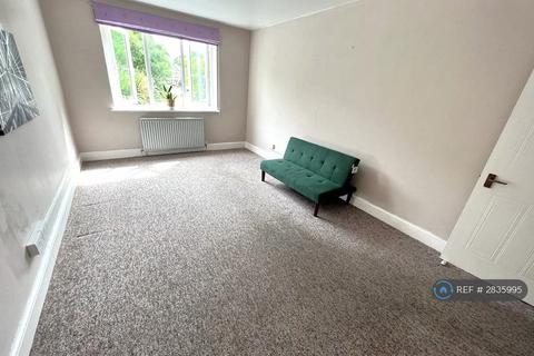 1 bedroom flat to rent, Henley Court, London, SE15