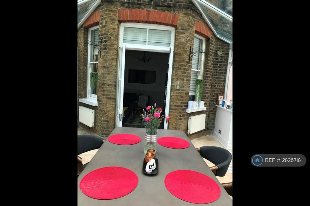 Conservatory / Dinning Room