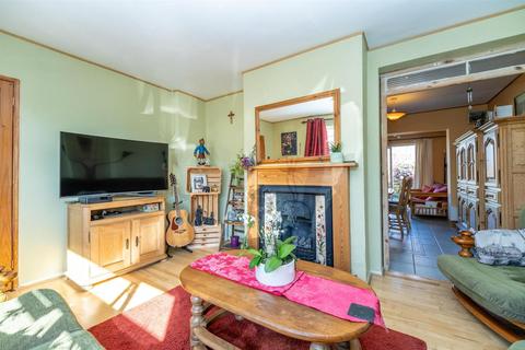 3 bedroom semi-detached house for sale, Kenilworth Drive, Borehamwood WD6