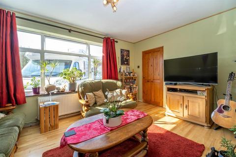3 bedroom semi-detached house for sale, Kenilworth Drive, Borehamwood WD6