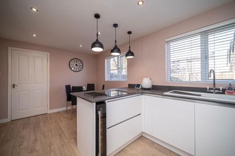 3 bedroom terraced house for sale, Blenheim Way, Stevenage SG2