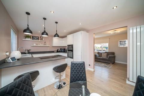 3 bedroom terraced house for sale, Blenheim Way, Stevenage SG2