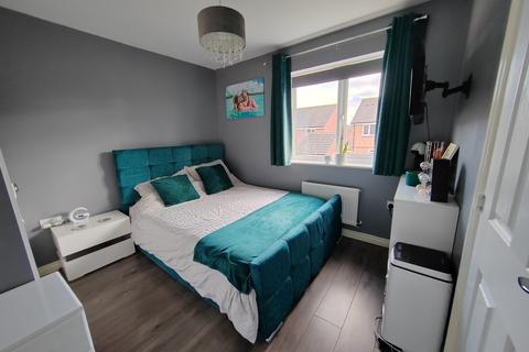 2 bedroom house to rent, Dunbar Close, STAFFORD