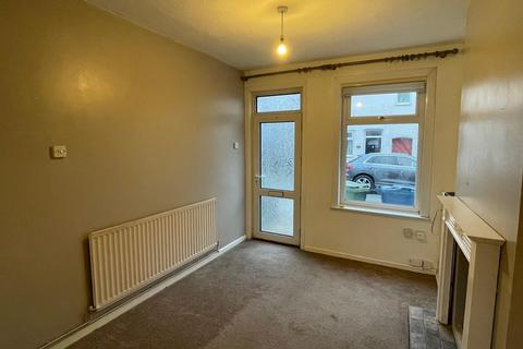 2 bedroom house to rent, Victoria Terrace, STAFFORD