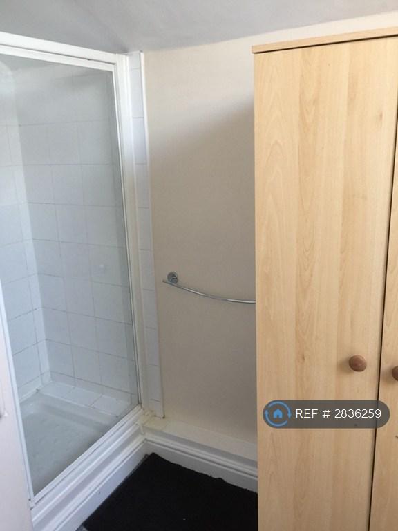 Shower In Room 3