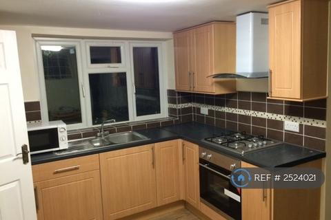 Travellers Way, Hounslow, TW4