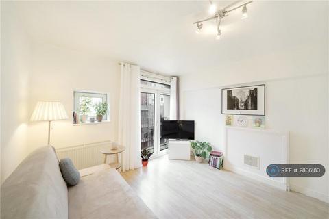 2 bedroom flat to rent, Hawkshead, London, NW1