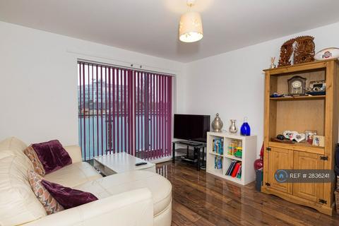 2 bedroom flat to rent, Du Cane Road, London, W12