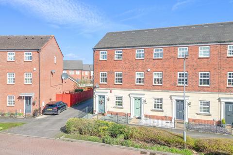 3 bedroom townhouse for sale, Williams Avenue, Lichfield WS13