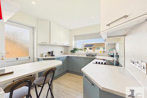 2 bedroom detached bungalow for sale, Ffordd Y Bedol, Aberporth, Cardigan