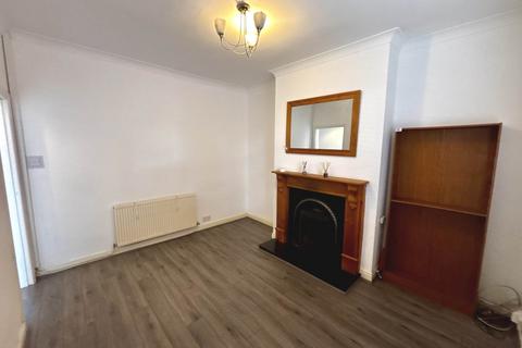 2 bedroom terraced house to rent, Longshaw Street, Warrington