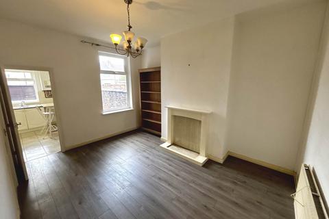 2 bedroom terraced house to rent, Longshaw Street, Warrington