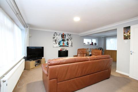 2 bedroom maisonette to rent, York Close, Horsham