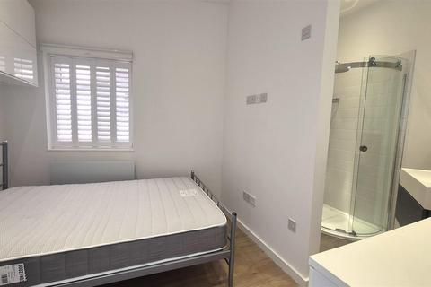 undefined, Finchley Road, London NW11