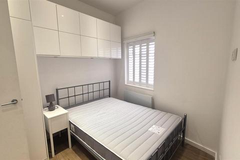 undefined, Finchley Road, London NW11