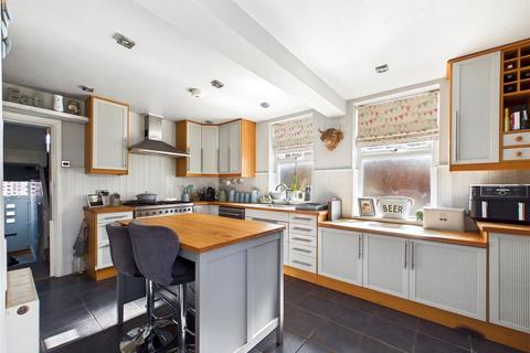 5 bedroom end of terrace house for sale, Manning Road, Felixstowe, Suffolk, IP11