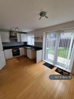 3 bedroom semi-detached house to rent, Pennwell Garth, Leeds, LS14