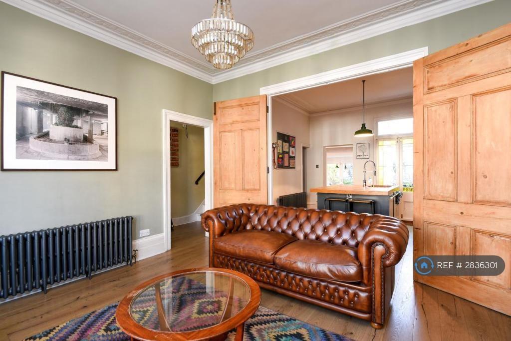Reception Room 1 (Into Bay)