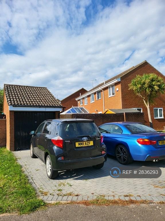 Garage & Parking